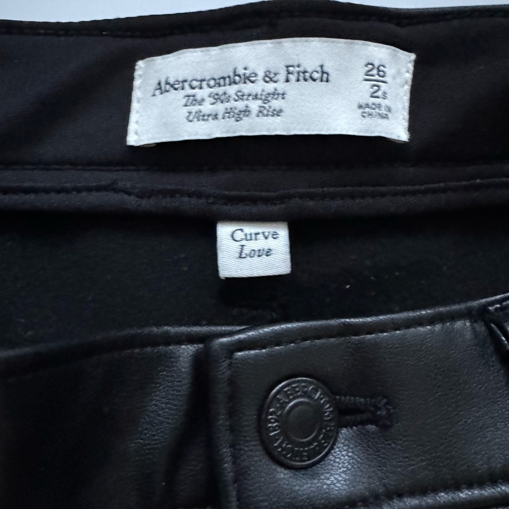 Abercrombie & Fitch The 90s Straight Ultra High Rise Black Faux Leather Pants - Picture 5 of 10